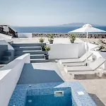 Captain John Oia Center Tholos (Santorini)