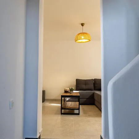 Captain John - Oia Center Apartment
