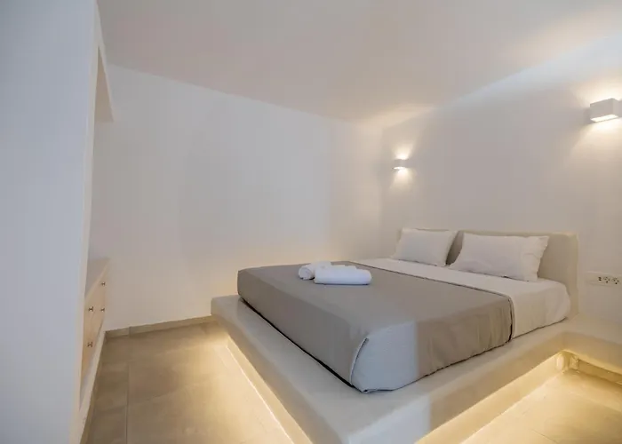 Captain John Oia Center *