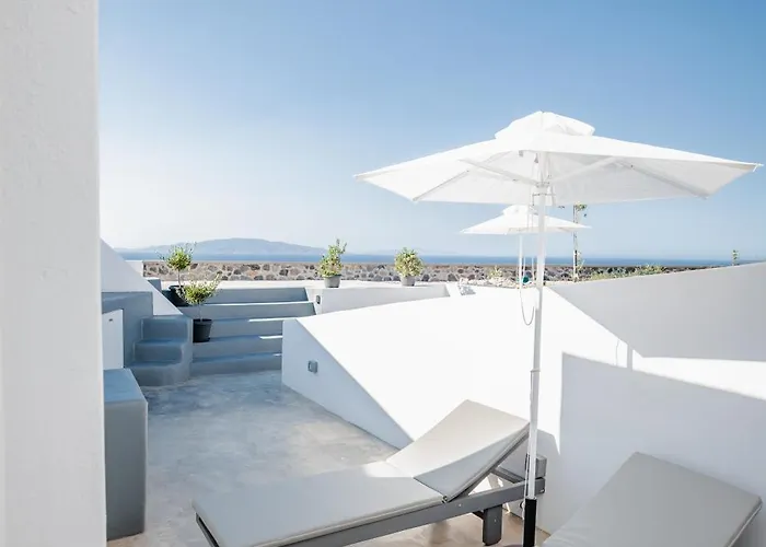 Captain John Oia Center * Tholos (Santorini)