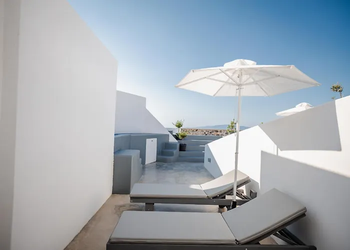 Captain John Oia Center * Tholos (Santorini)